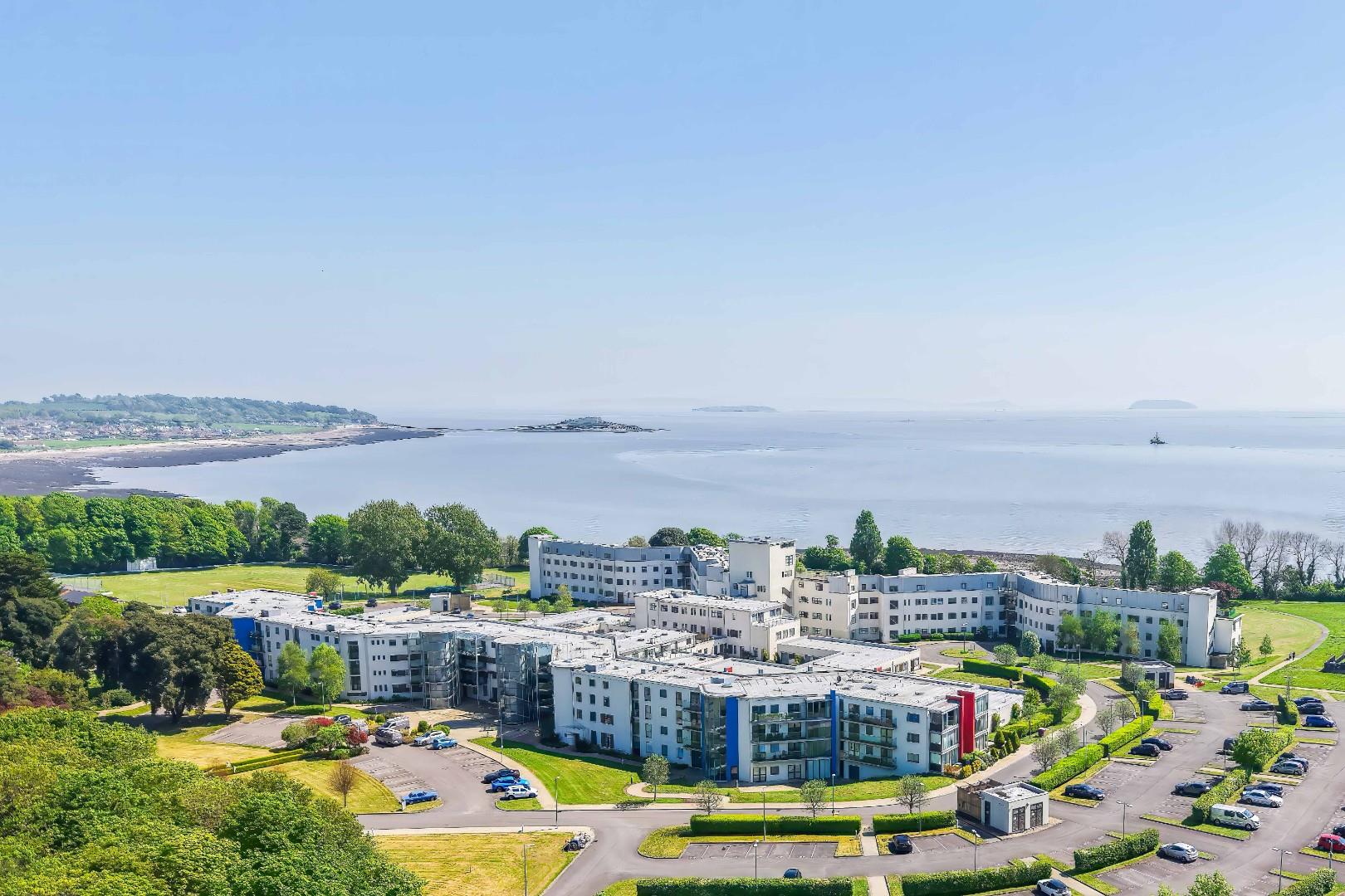 111 Headlands, Hayes Point, Sully, CF64 5QH